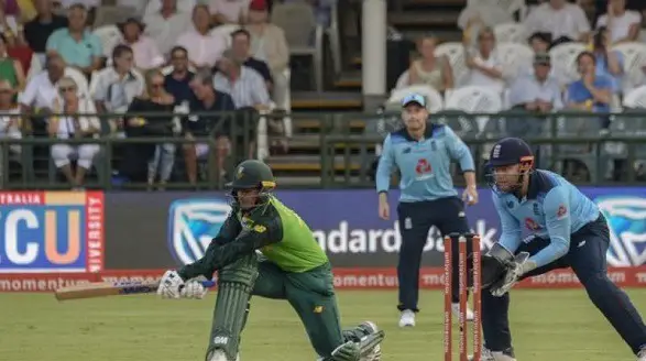 South Africa beat England by 7 wickets!